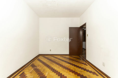 Image 21 - 1017937