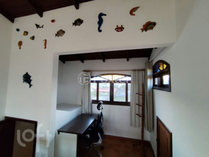 Image 37 - 1017965