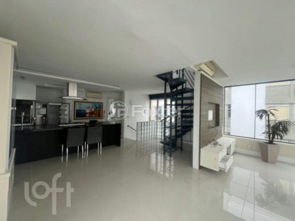 Image 1 - 1017988