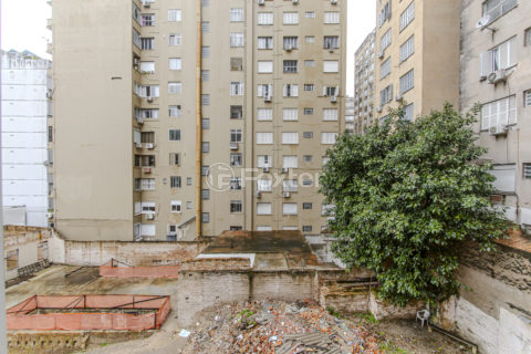 Image 12 - 1017995