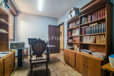 Image 37 - 1018009
