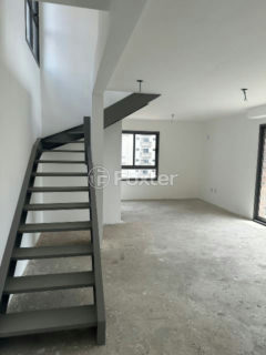 Image 2 - 1018123