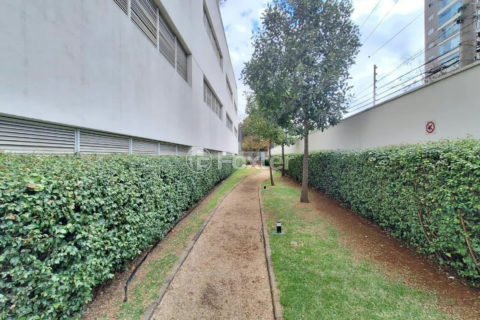 Image 34 - 1018257