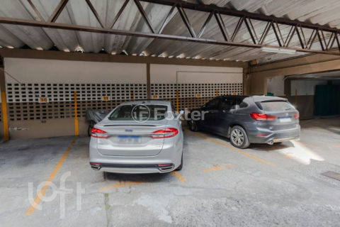 Image 37 - 1018263