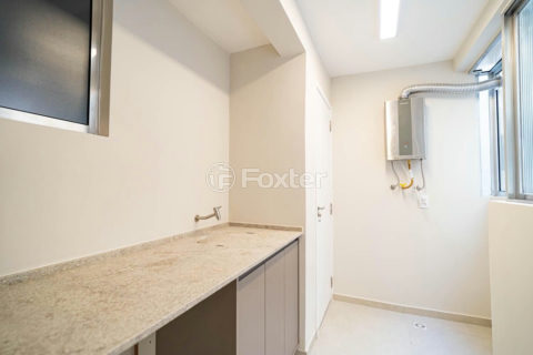 Image 30 - 1018300