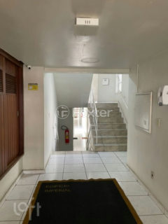 Image 12 - 1018305