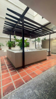 Image 20 - 1018316
