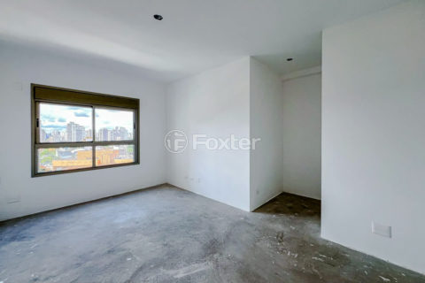 Image 21 - 1018318