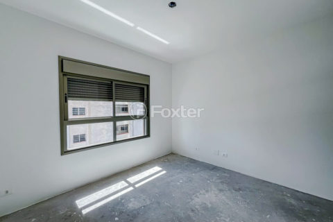 Image 22 - 1018318
