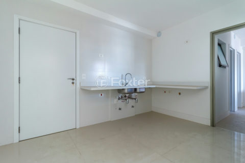 Image 36 - 1018318
