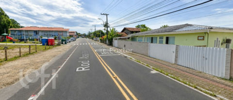 Image 32 - 1018356