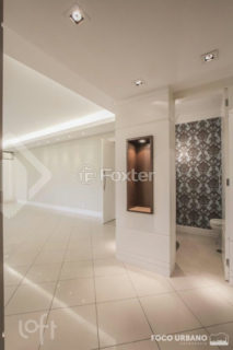 Image 33 - 1018357