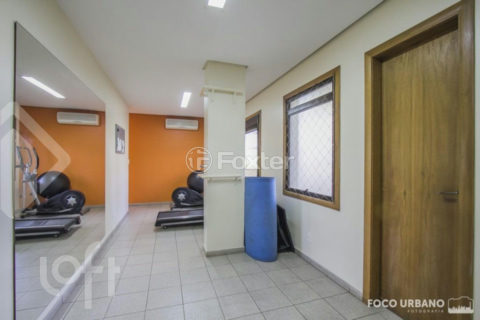 Image 19 - 1018357