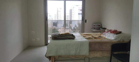Image 11 - 1018362