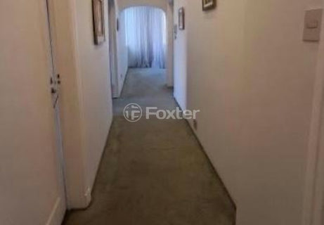 Image 8 - 1018494