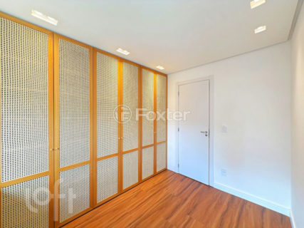 Image 19 - 1018501