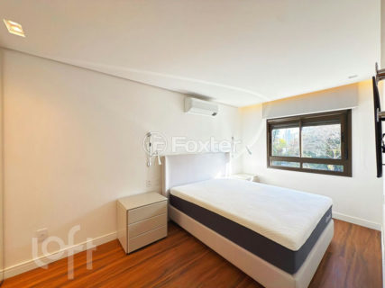 Image 34 - 1018501