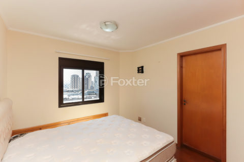 Image 11 - 1018540