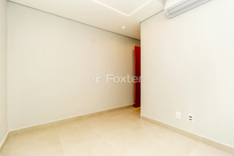 Image 10 - 1018542