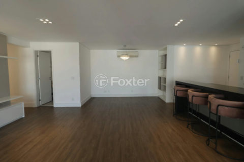 Image 3 - 1018548