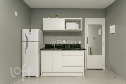 Image 2 - 1018712
