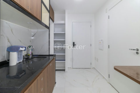 Image 10 - 1018716