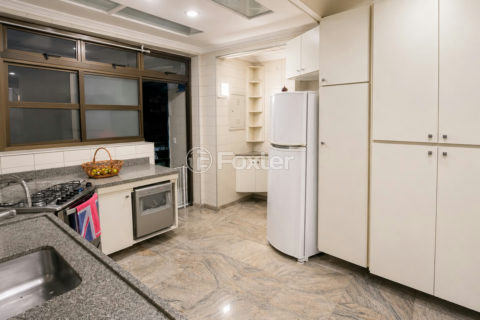 Image 4 - 1018730