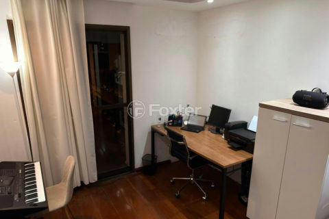 Image 11 - 1018730