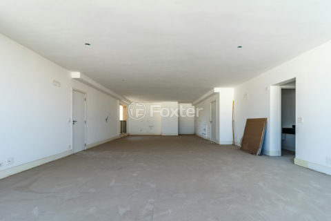 Image 4 - 1018739