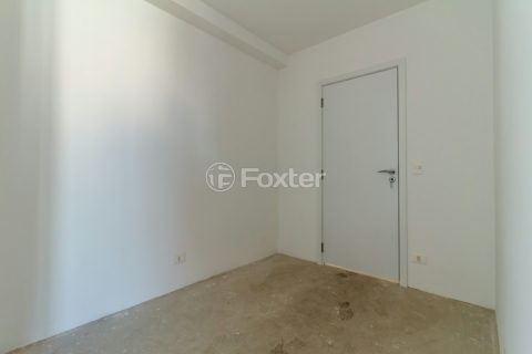 Image 17 - 1018739