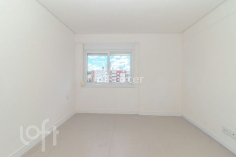 Image 11 - 1018786