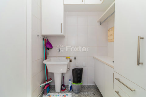 Image 32 - 1018793