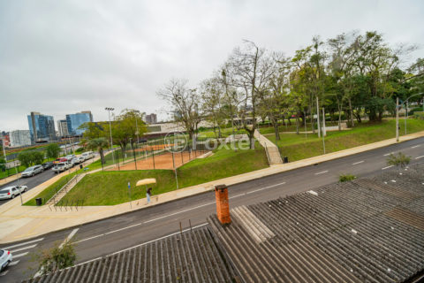Image 11 - 1018825