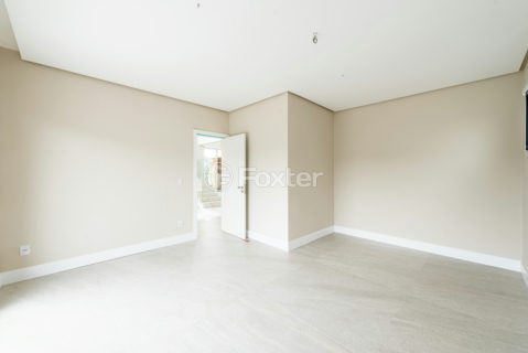Image 34 - 1018834