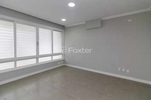 Image 15 - 1018855