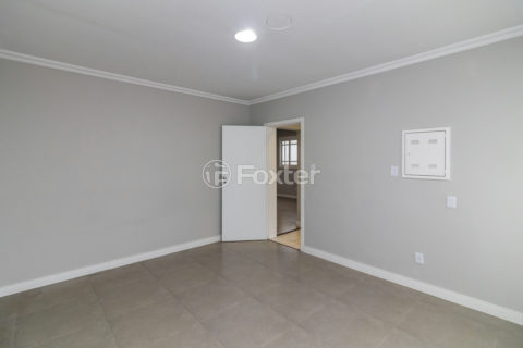 Image 17 - 1018855