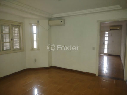 Image 17 - 1018887