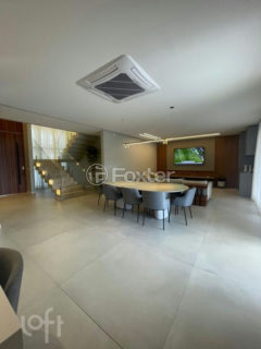 Image 10 - 1018900