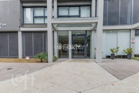 Image 44 - 1018917