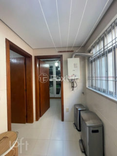 Image 11 - 1018937