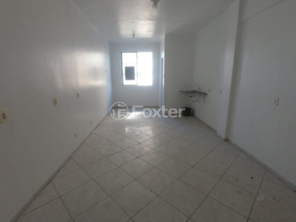 Image 2 - 1018983