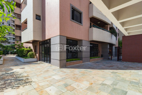 Image 18 - 1019107