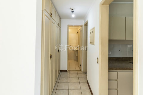Image 18 - 1019147