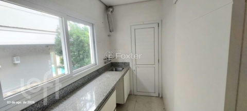 Image 11 - 1019210