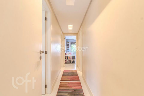 Image 21 - 1019360