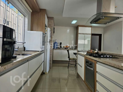 Image 14 - 1019517