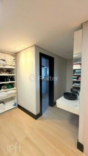 Image 17 - 1019529