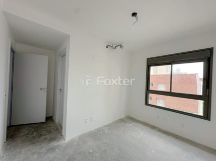 Image 12 - 1019539