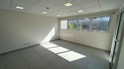 Image 12 - 1019546