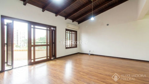 Image 32 - 1019559